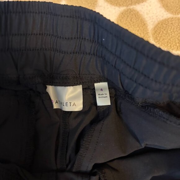 Athleta La Viva Crop Jogger Pants Size 4 Black Zip Pockets Loose Stretch 964585 - Picture 6 of 6